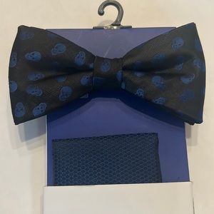 Apt. 9 skull Bow tie and coordinating pocket square